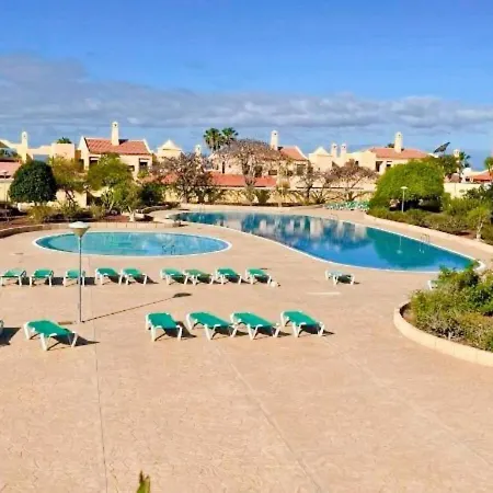 Residencial La Pineda & Anet 아파트
