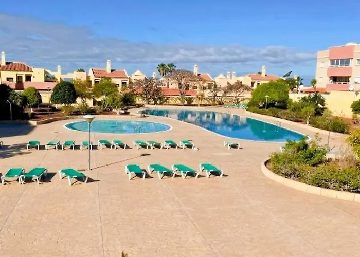Residencial La Pineda & Anet Apartman