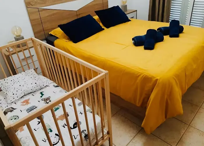 Residencial La Pineda & Anet